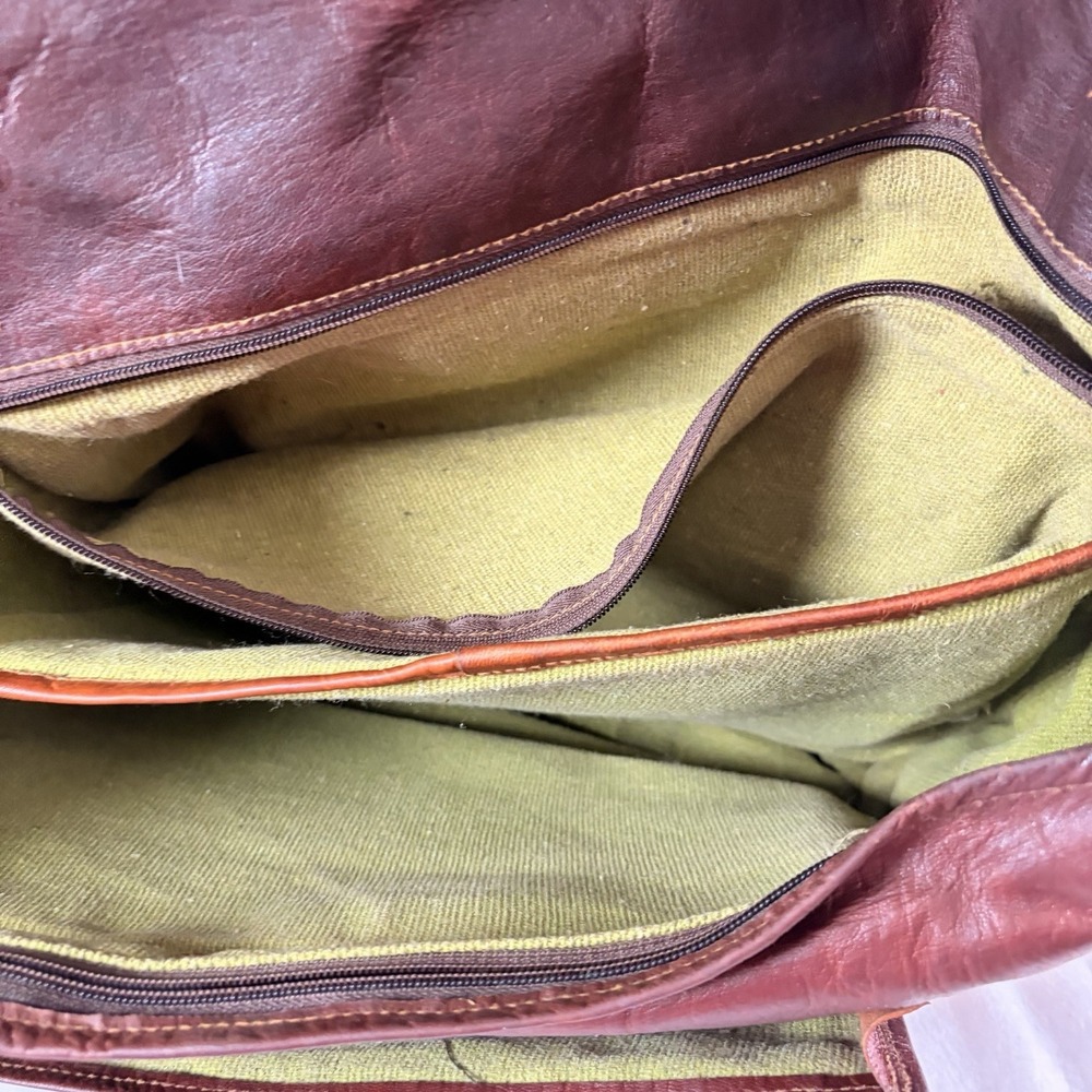 Vintage Leather Messenger Bag Satchel Distressed dual-buckle flap See Pics - Picture 3 of 9